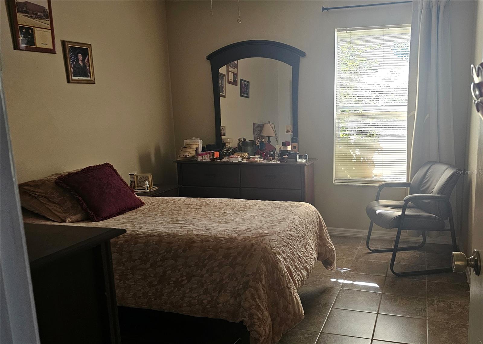 SURREY RIDGE - Residential