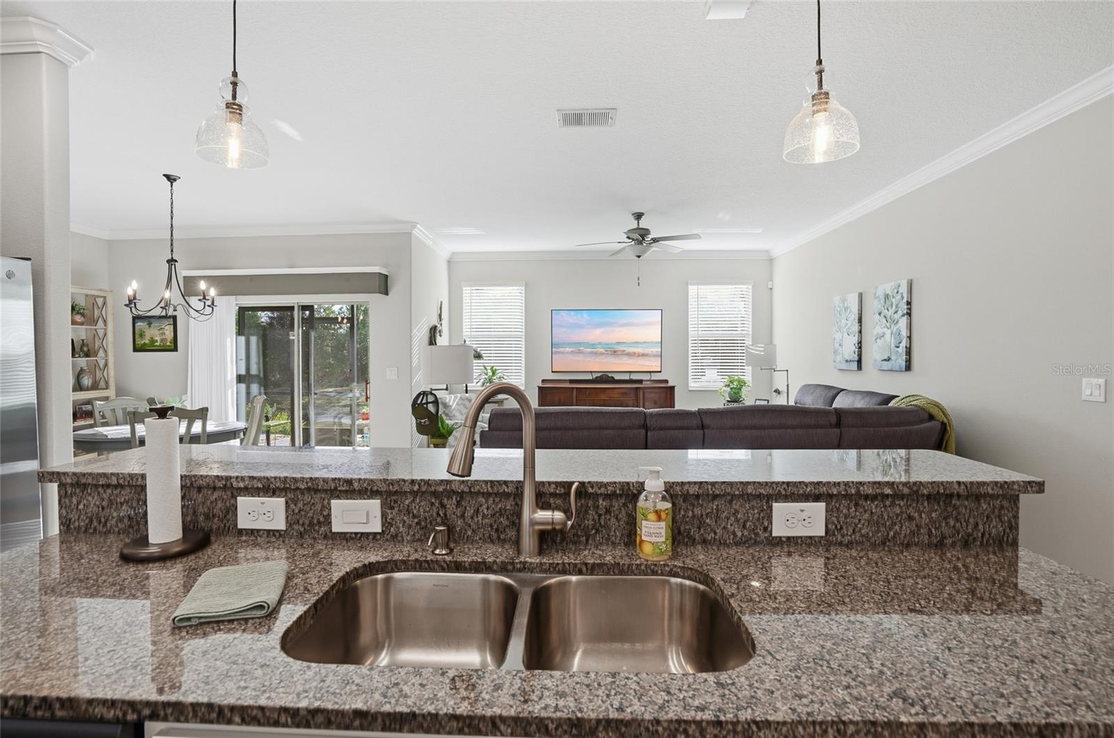 WILLOW SQUARE TWNHMS - Residential