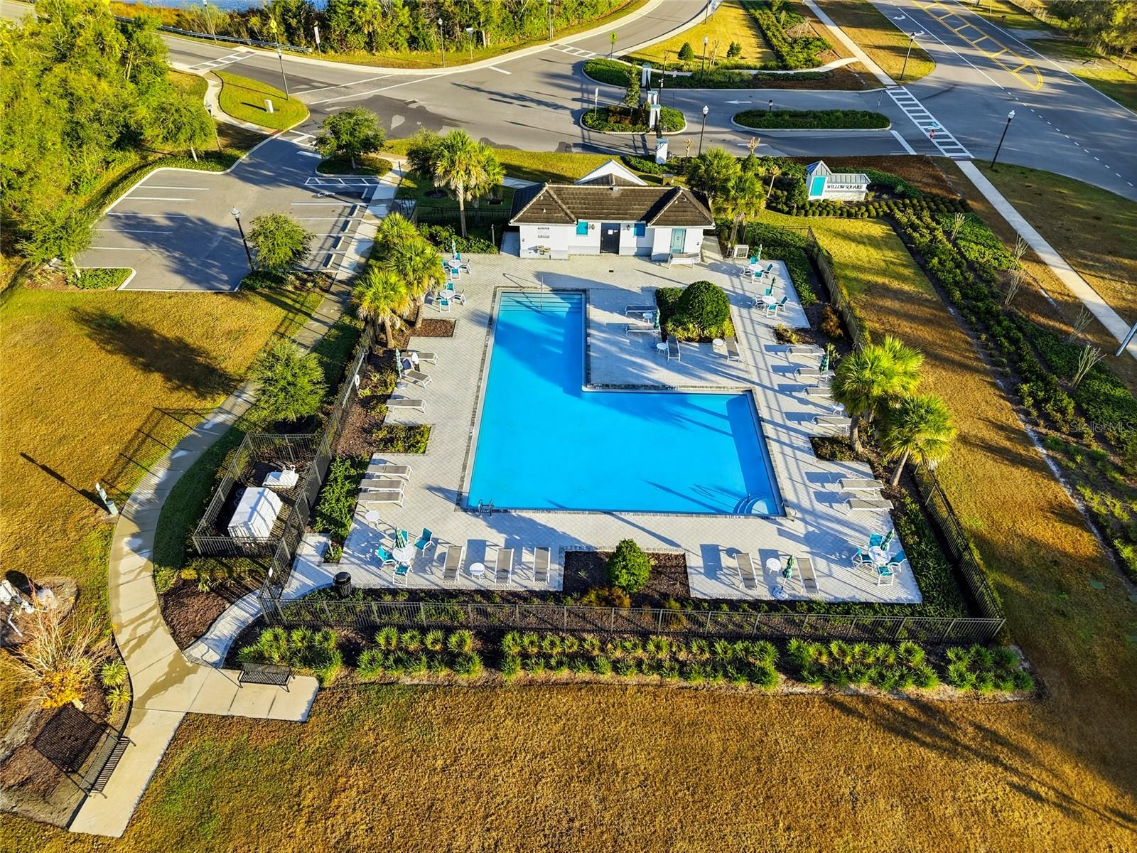 WILLOW SQUARE TWNHMS - Residential