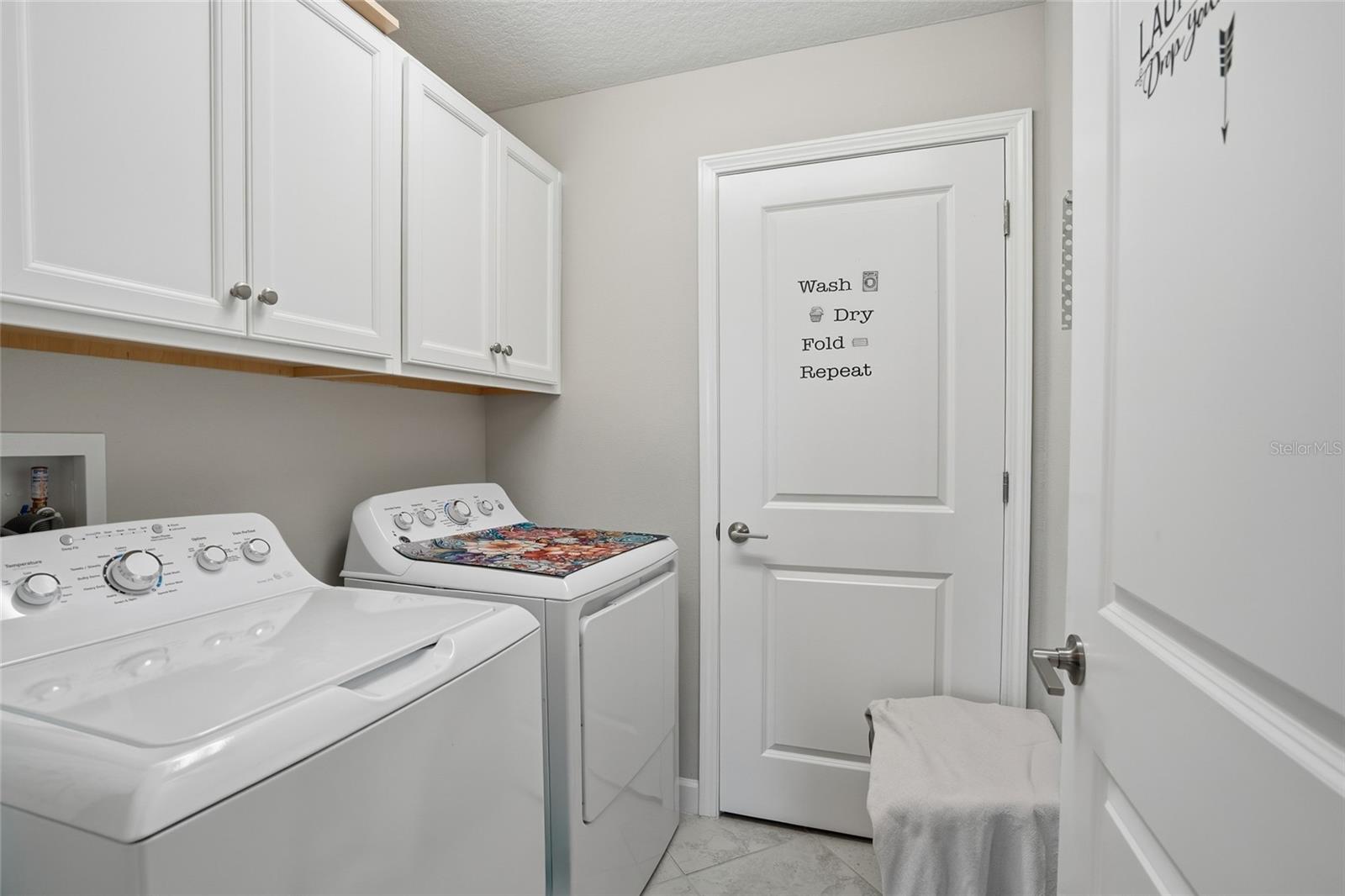 WILLOW SQUARE TWNHMS - Residential