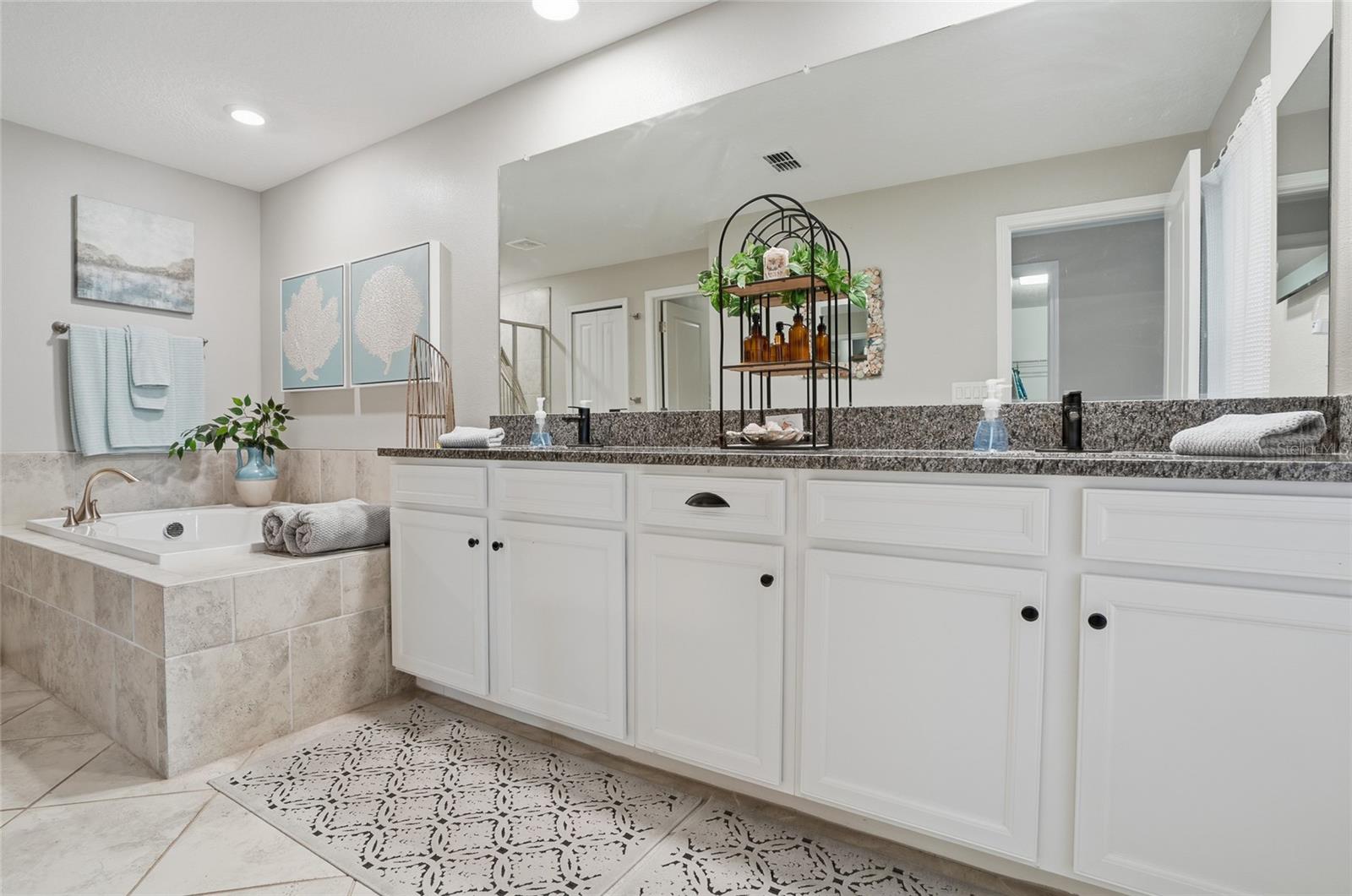 WILLOW SQUARE TWNHMS - Residential