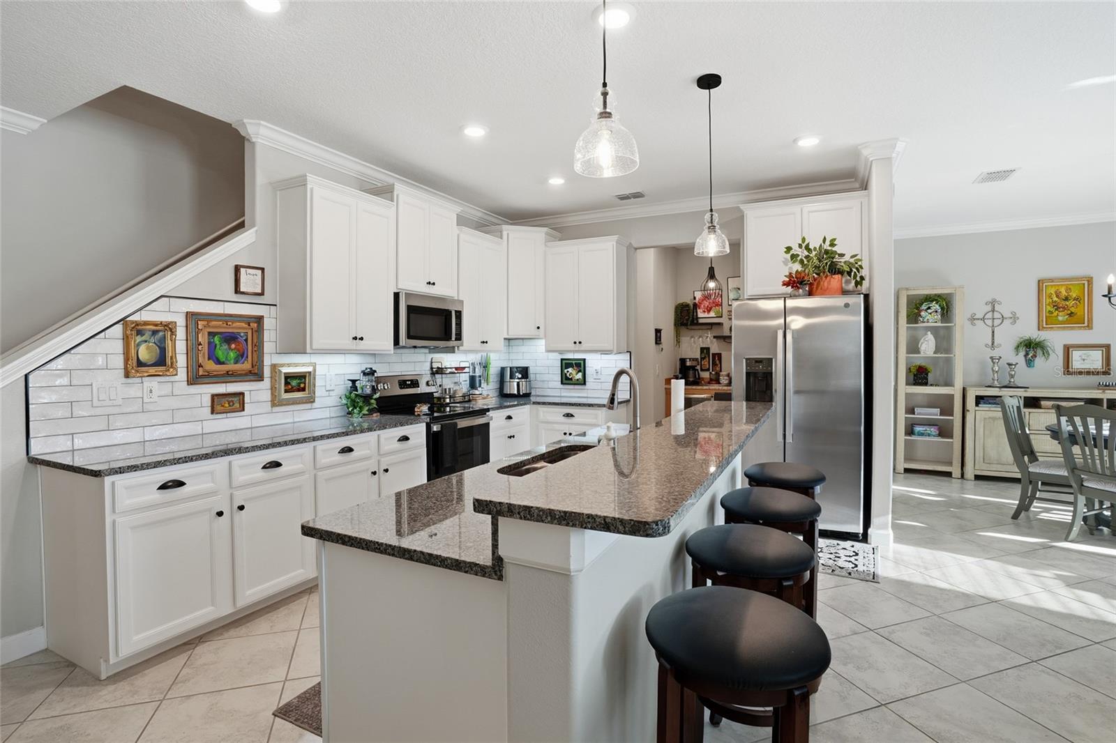 WILLOW SQUARE TWNHMS - Residential