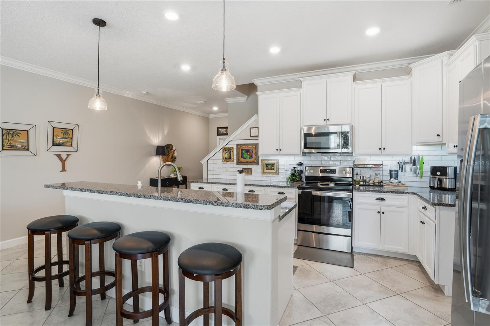 WILLOW SQUARE TWNHMS - Residential