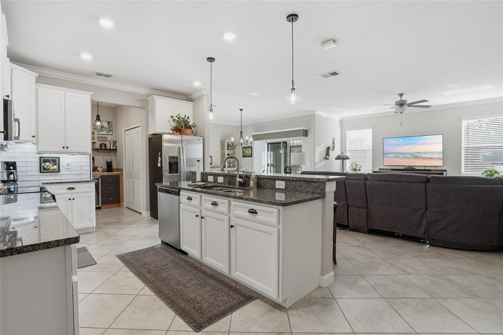 WILLOW SQUARE TWNHMS - Residential