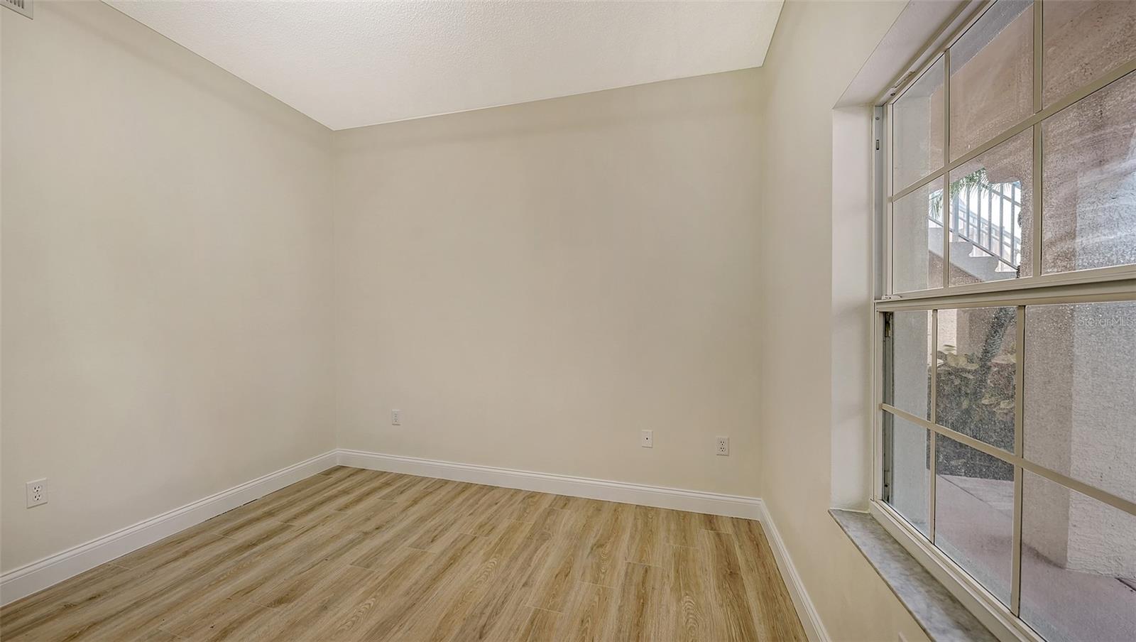 PLAZA DE FLORES - Residential