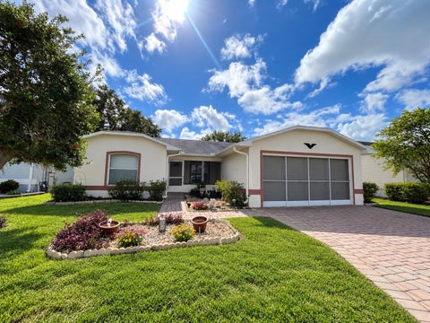 Photo of 124 Trailwood Drive, Leesburg, FL 34748 (MLS # O6453393)