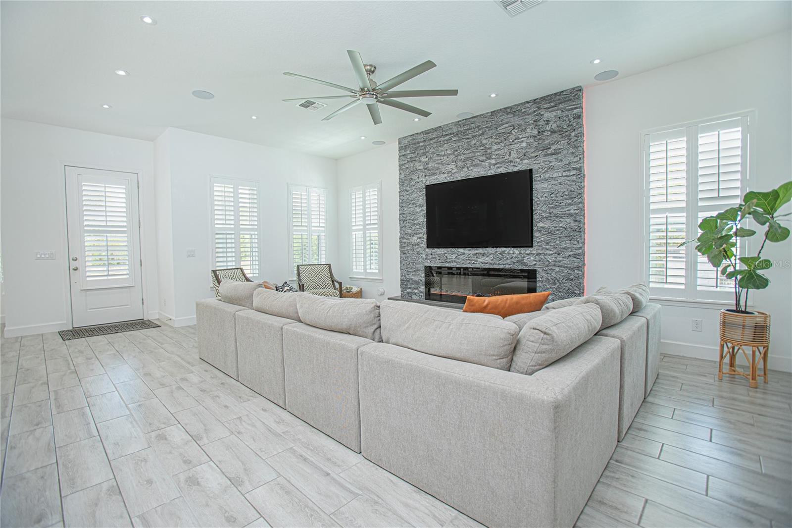 LAUREATE PARK PH 4 - Residential