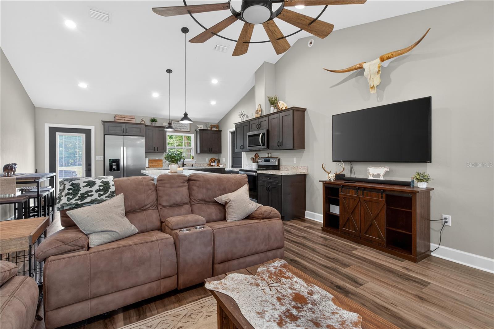 WILLISTON HLNDS - Residential