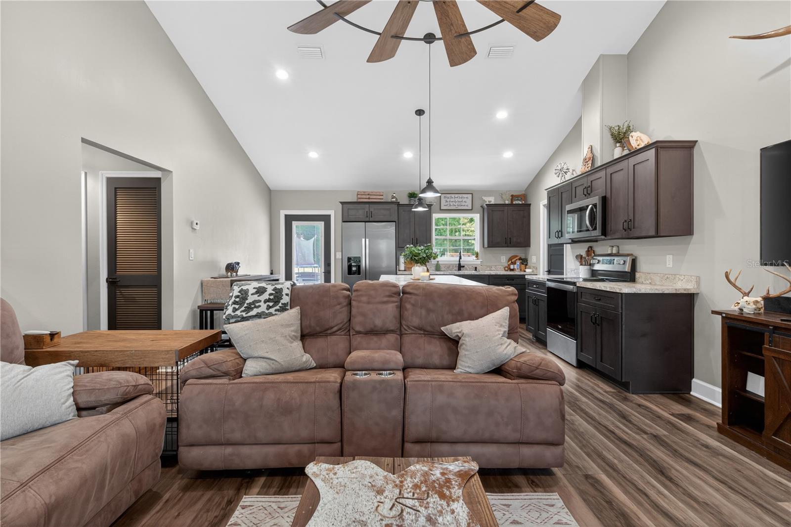 WILLISTON HLNDS - Residential