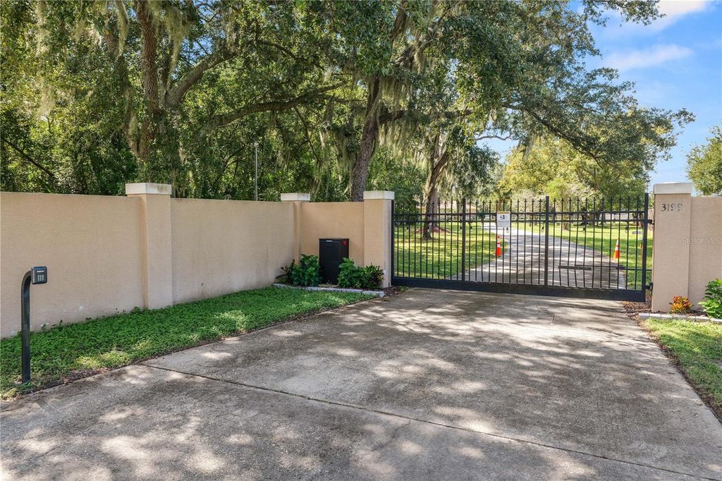 Photo of 3199 Spirit Lake Road, Winter Haven, FL 33880 (MLS # L4956566)