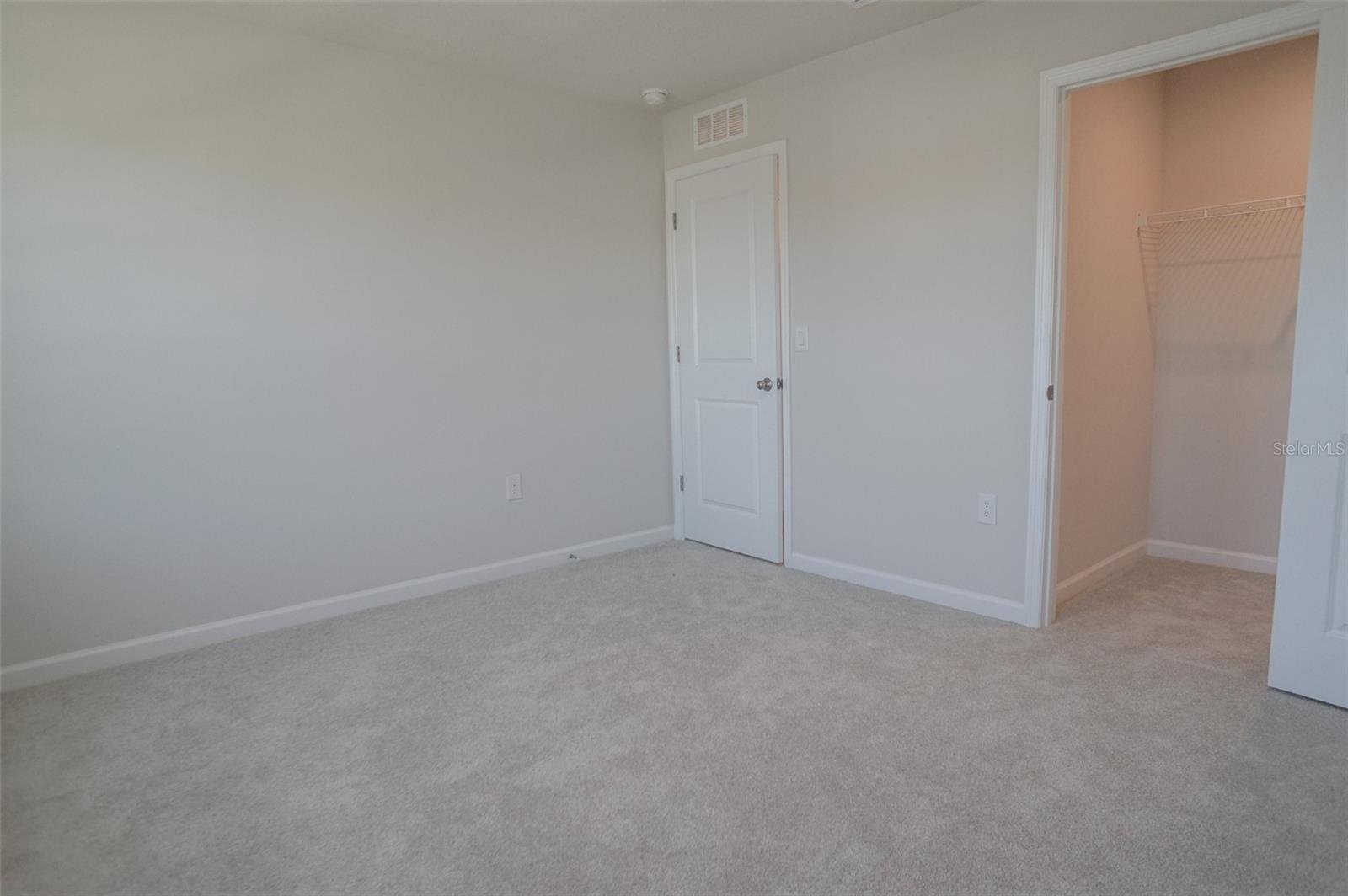 BEAR CRK TWNHMS - Residential