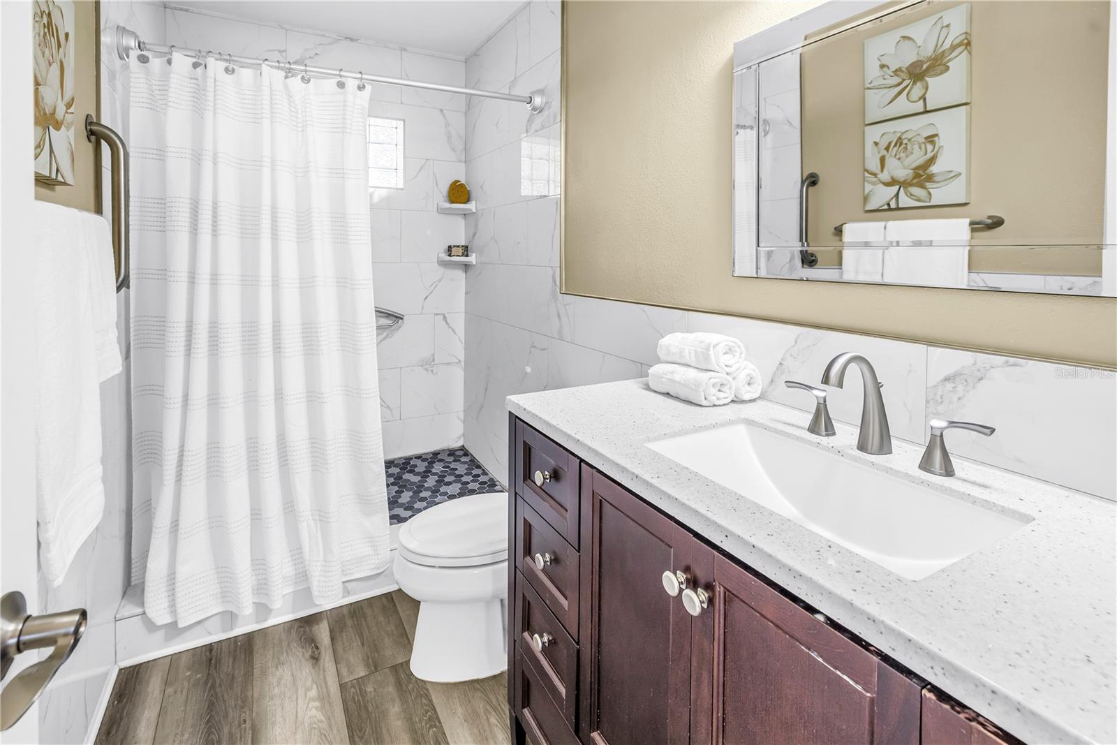 MANDARIN LAKES - Residential