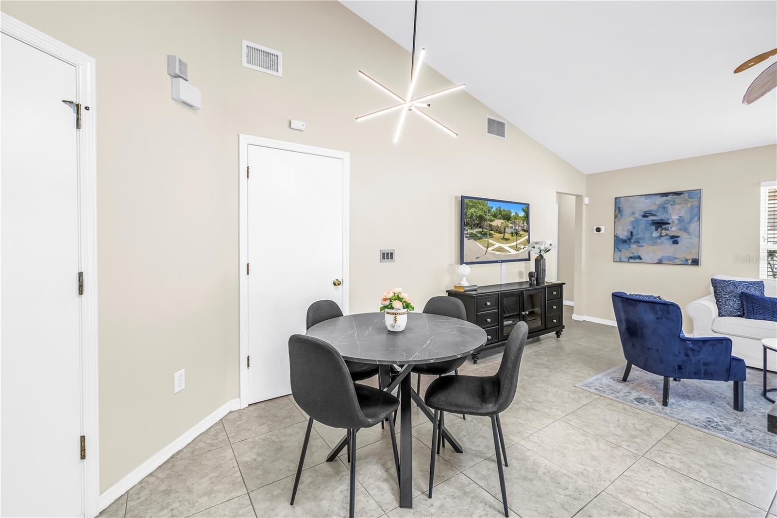 MANDARIN LAKES - Residential