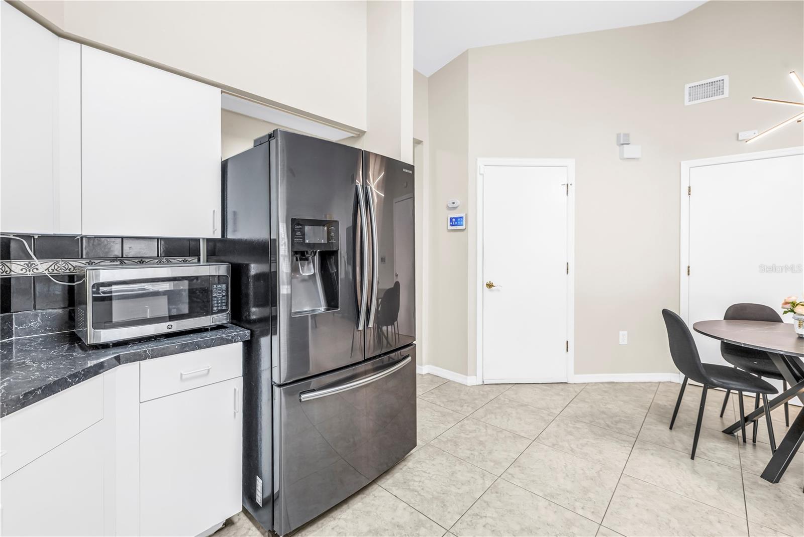 MANDARIN LAKES - Residential