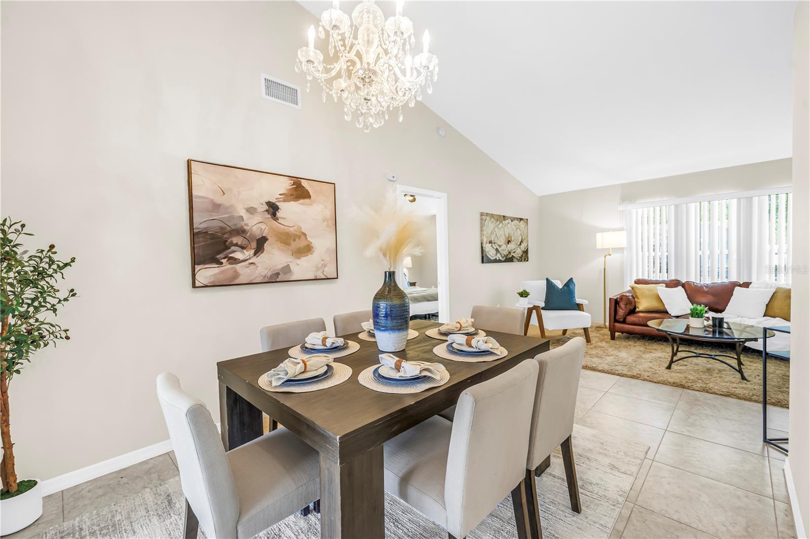 MANDARIN LAKES - Residential