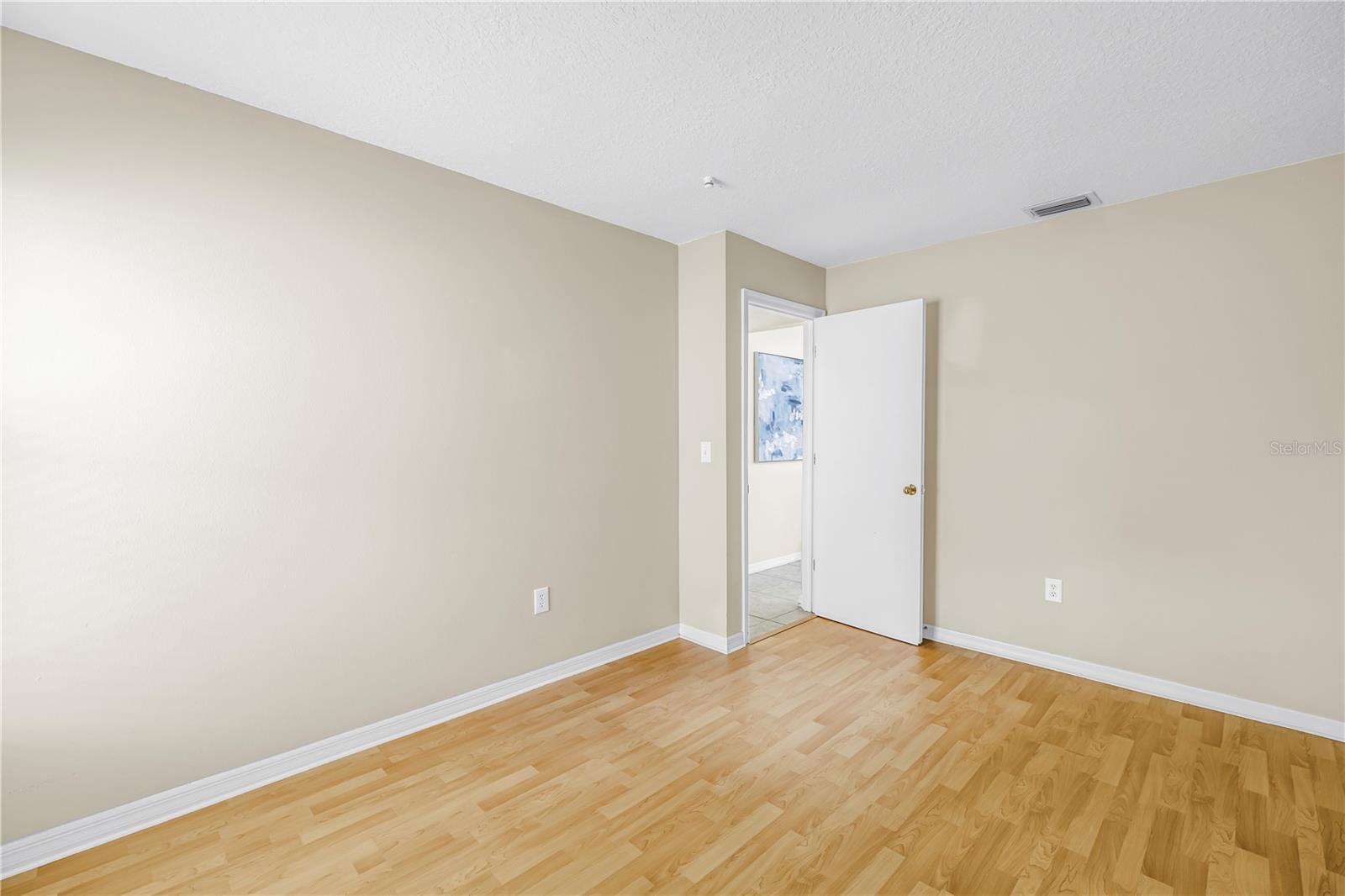 MANDARIN LAKES - Residential