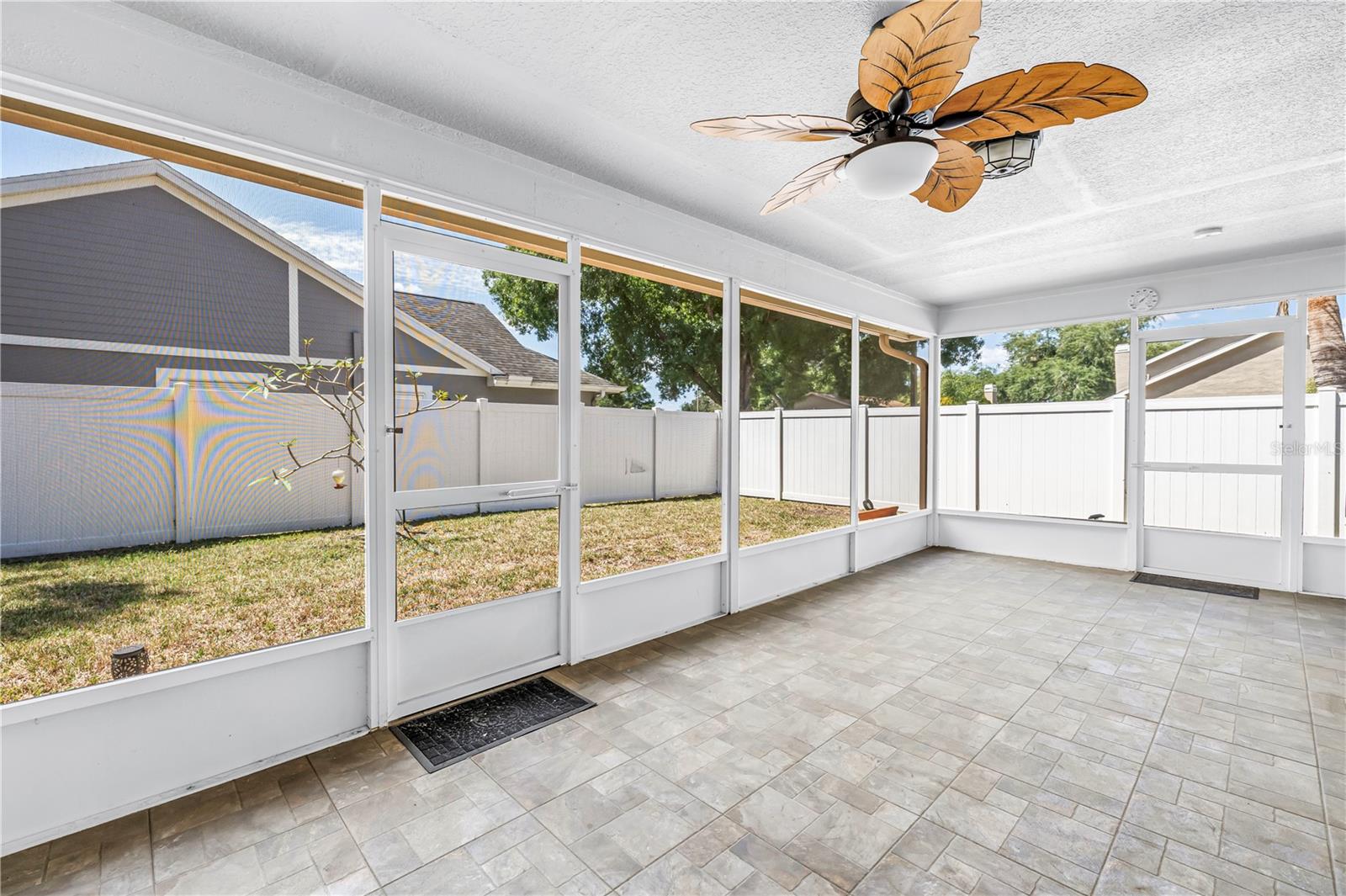 MANDARIN LAKES - Residential