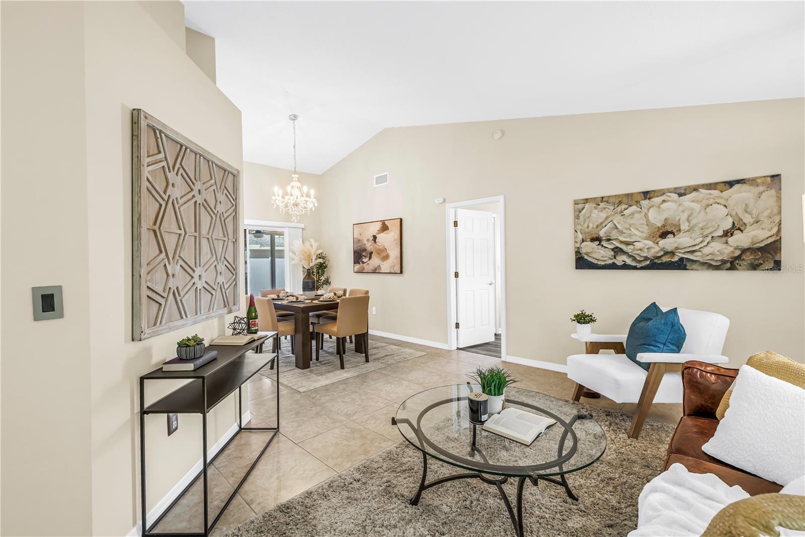 MANDARIN LAKES - Residential