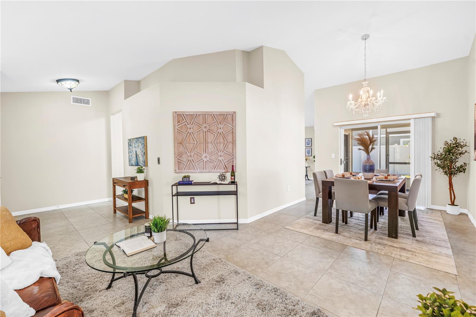 MANDARIN LAKES - Residential