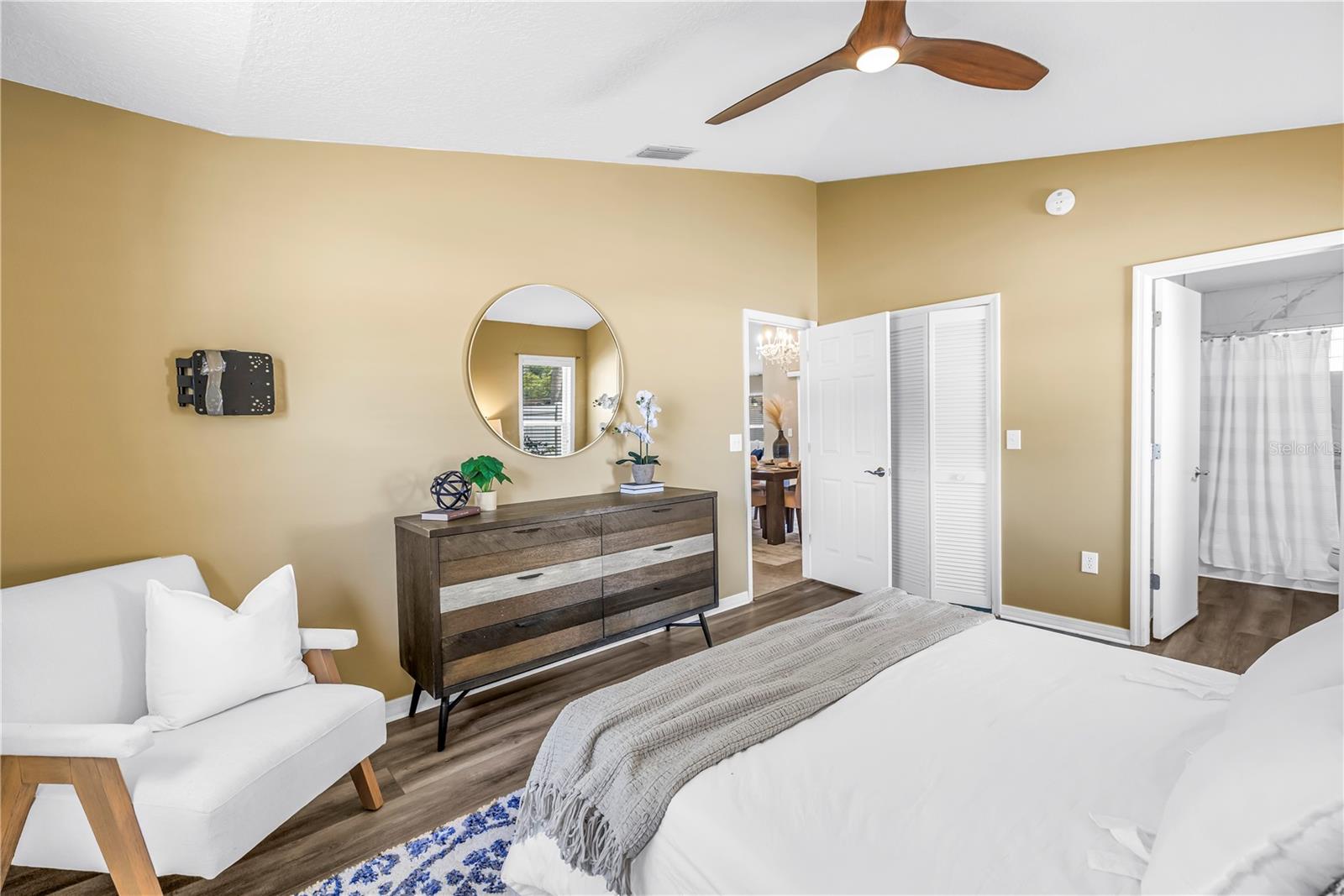 MANDARIN LAKES - Residential