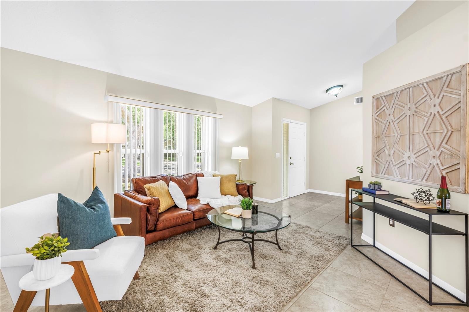 MANDARIN LAKES - Residential