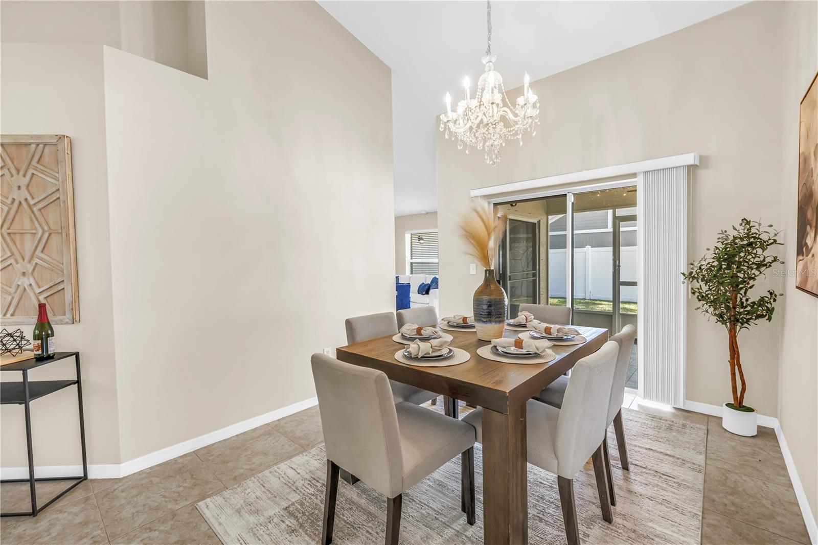 MANDARIN LAKES - Residential