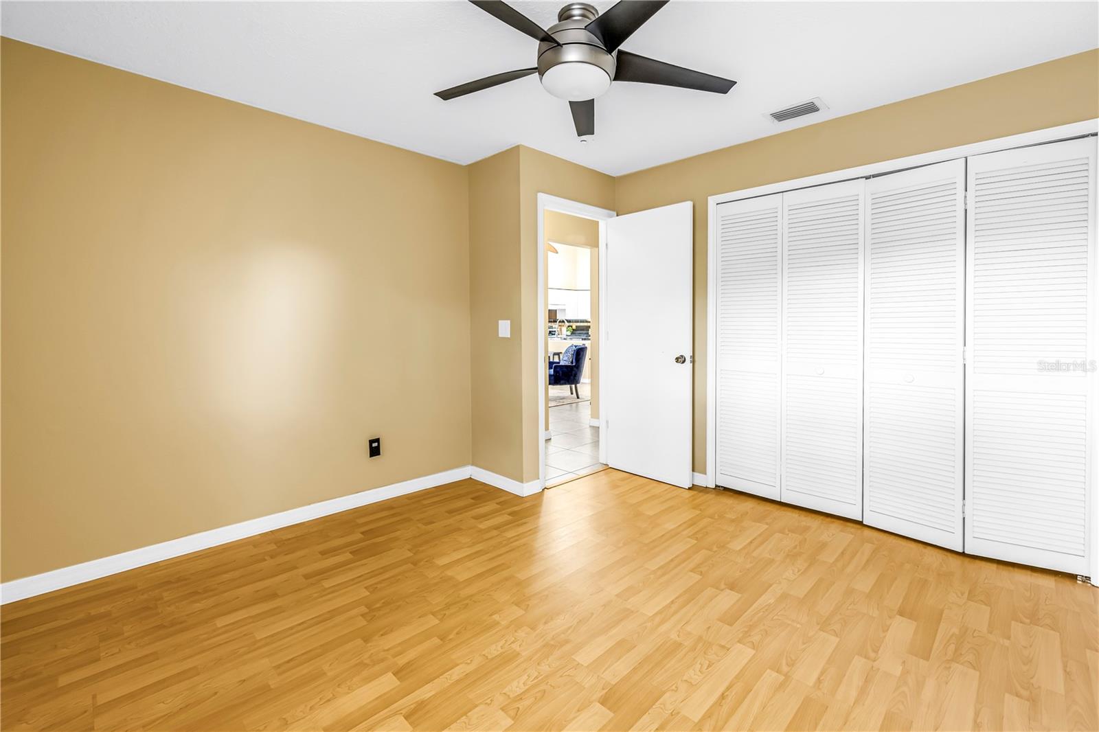 MANDARIN LAKES - Residential