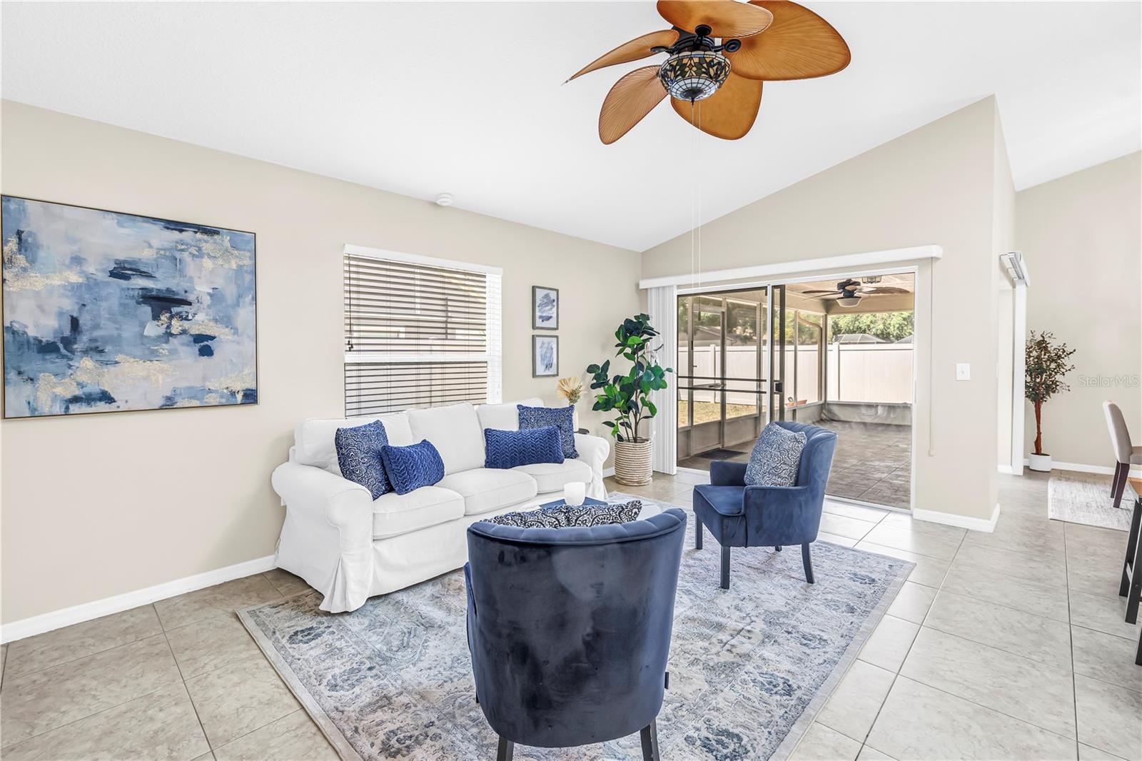 MANDARIN LAKES - Residential