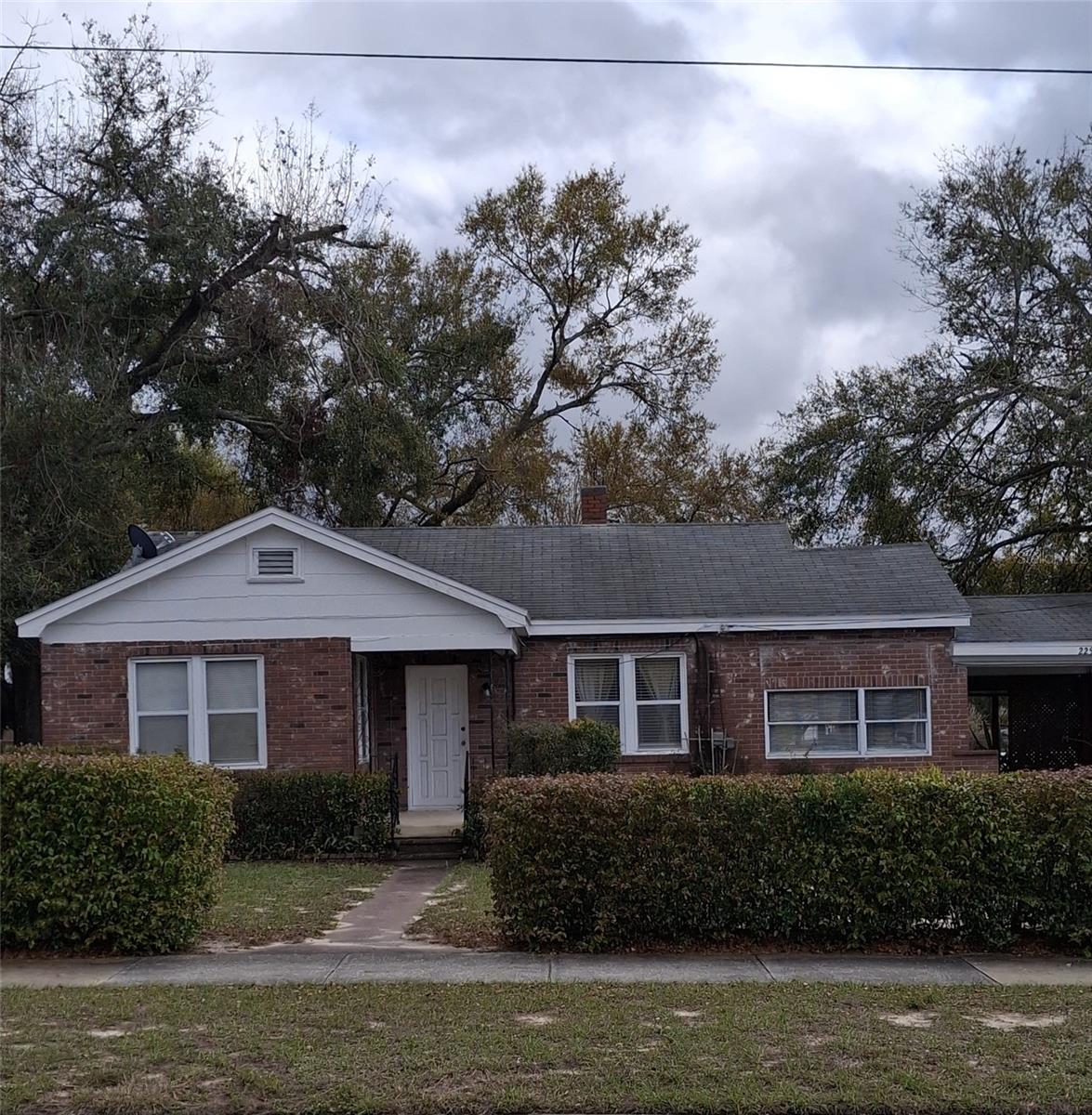 LOOKING FOR ROOM TO PARK YOUR WORK VEHICLES AND TOYS? THIS HUGE LOT HAS PLENTY OF SPACE AS WELL AS ROOM FOR A WORKSHOP! THE BEST PART IS.. NO HOA! NICE BIG CORNER LOT FOR EASY ACCESS! SHOPPING IS NEARBY! COME VIEW THIS CHARMING 3BR 2BA! WITH A LITTLE CREATIVITY YOU CAN MAKE THIS HOUSE A COZY HOME! WITH THIS HOME OFFERING A SEPARATE DINING AND LIVINGROOM LAYOUT, IT WILL BE PERFECT FOR ENTERTAINING!