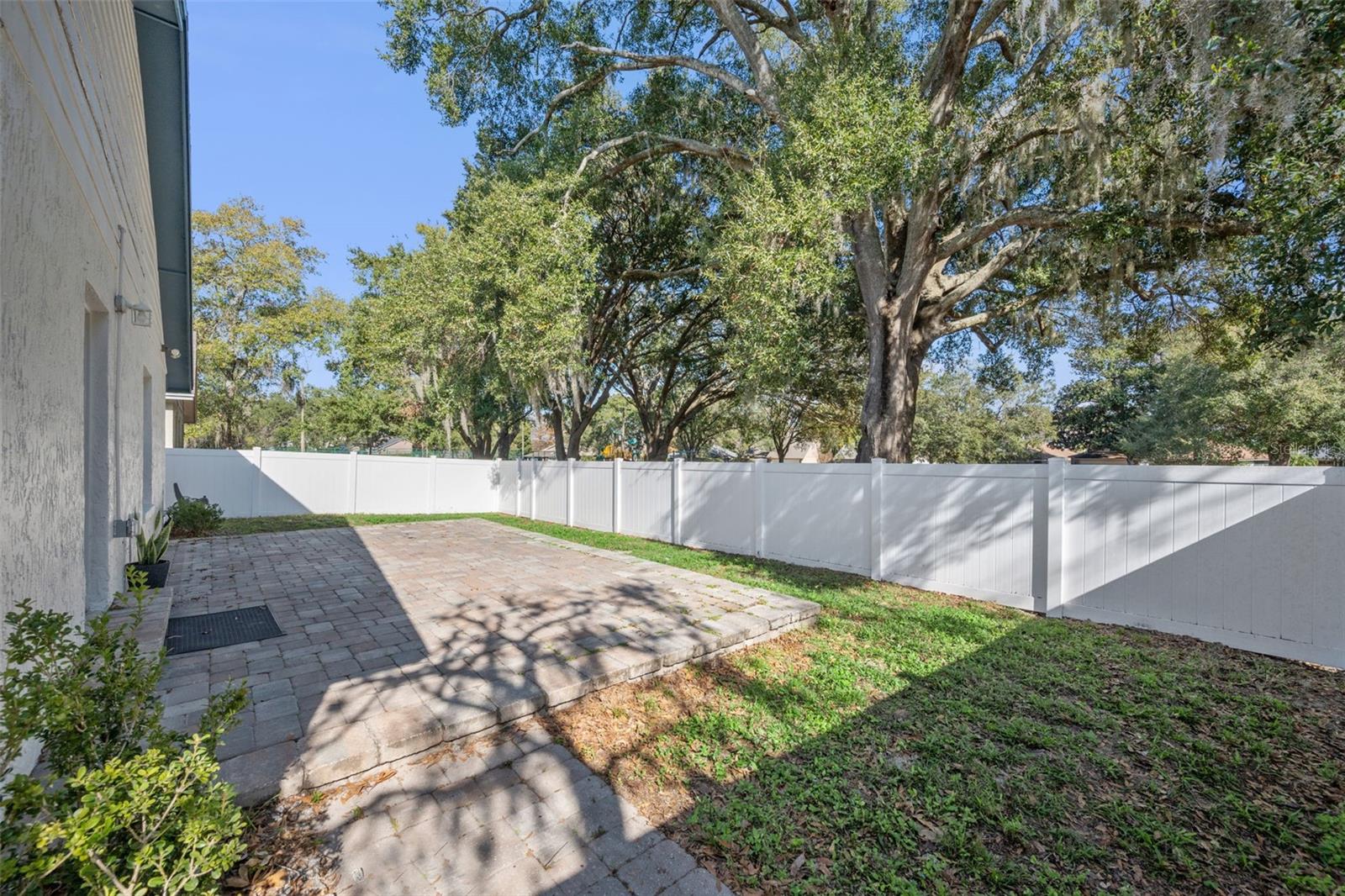 COUNTRY LANE - Residential