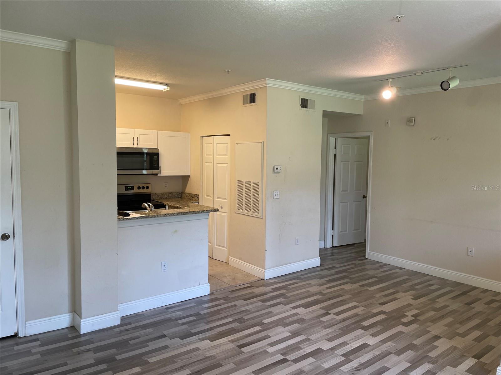 MADISON/METROWEST - Residential Lease