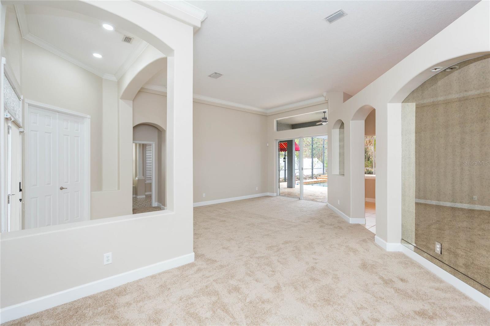 LAKE TALIA PH 01 - Residential