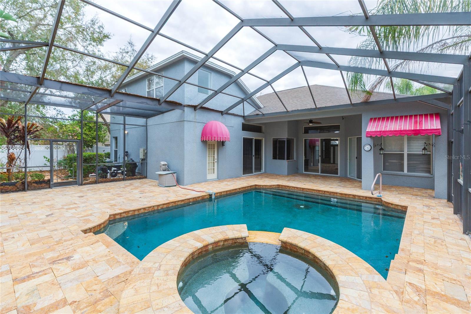 LAKE TALIA PH 01 - Residential