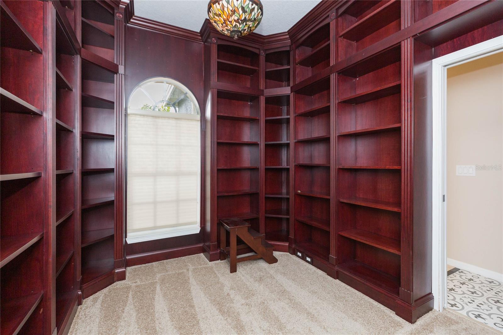 LAKE TALIA PH 01 - Residential