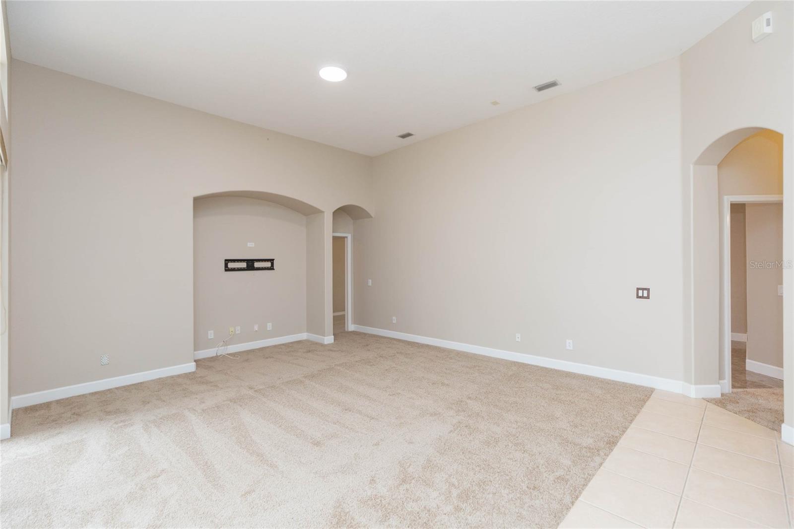 LAKE TALIA PH 01 - Residential