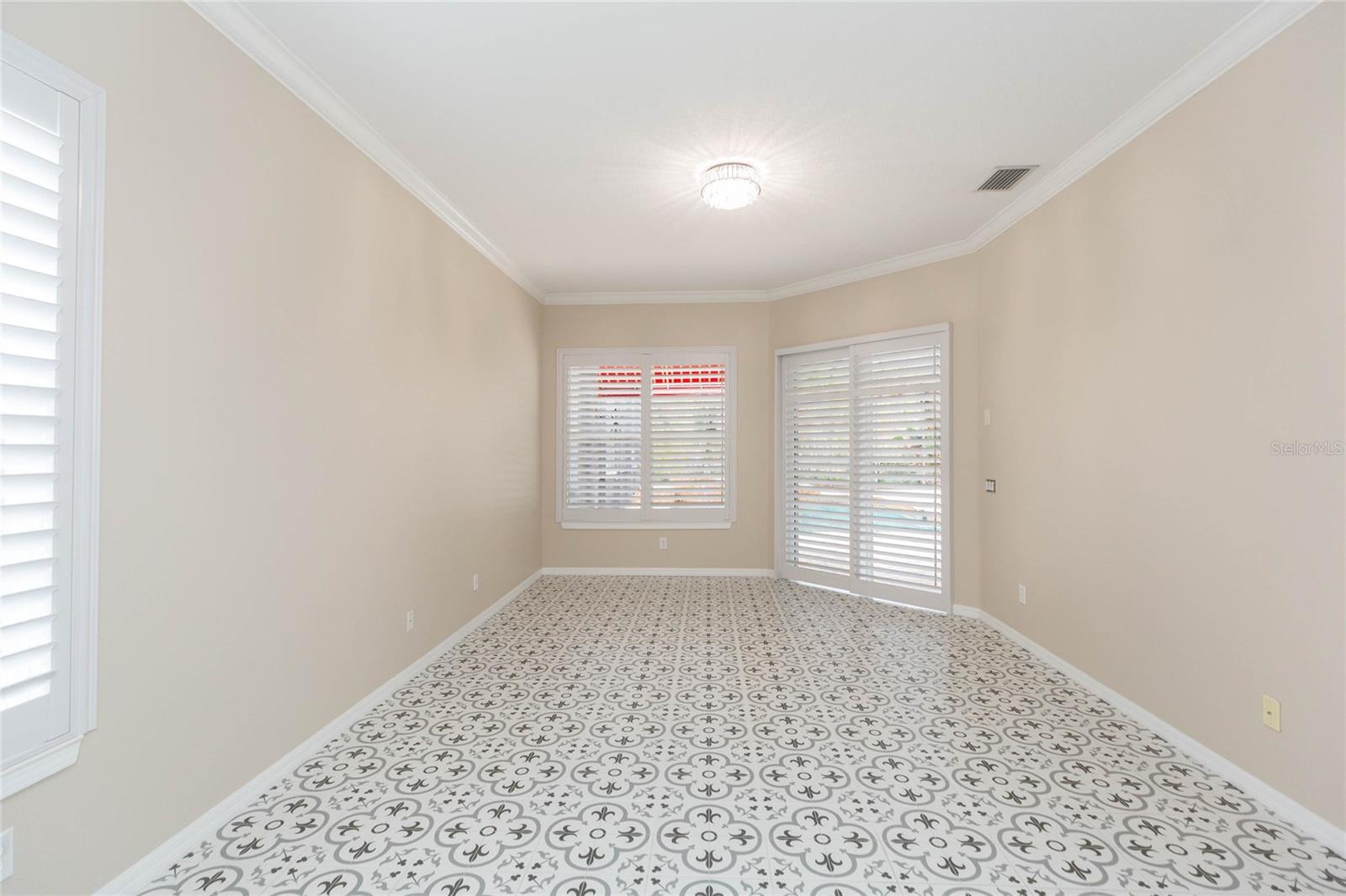 LAKE TALIA PH 01 - Residential