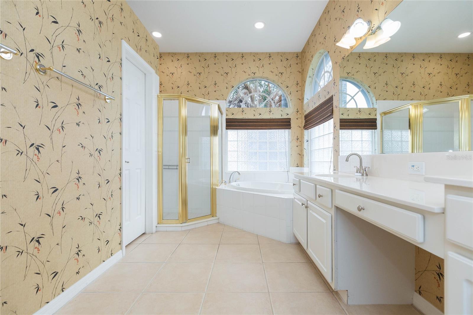 LAKE TALIA PH 01 - Residential