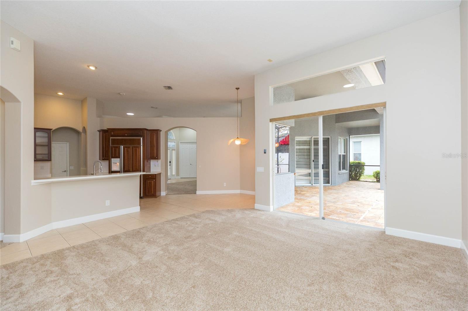 LAKE TALIA PH 01 - Residential