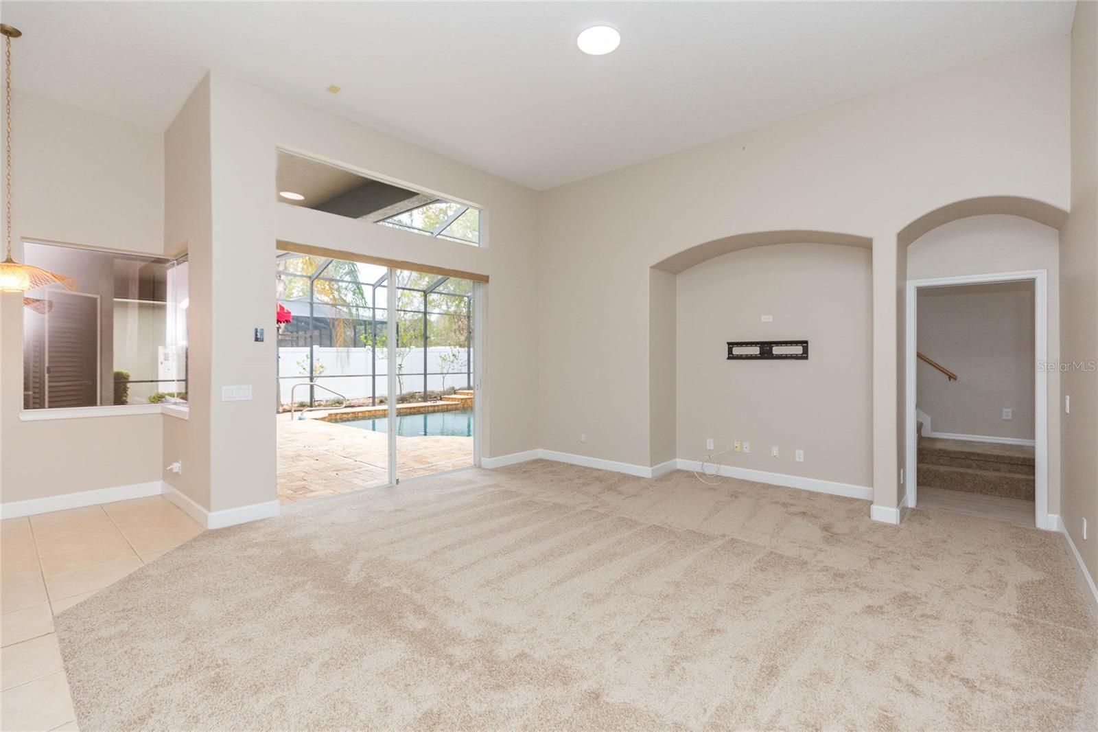 LAKE TALIA PH 01 - Residential