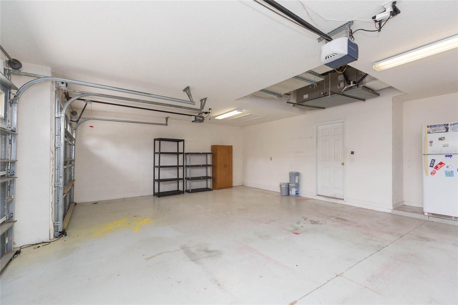 LAKE TALIA PH 01 - Residential