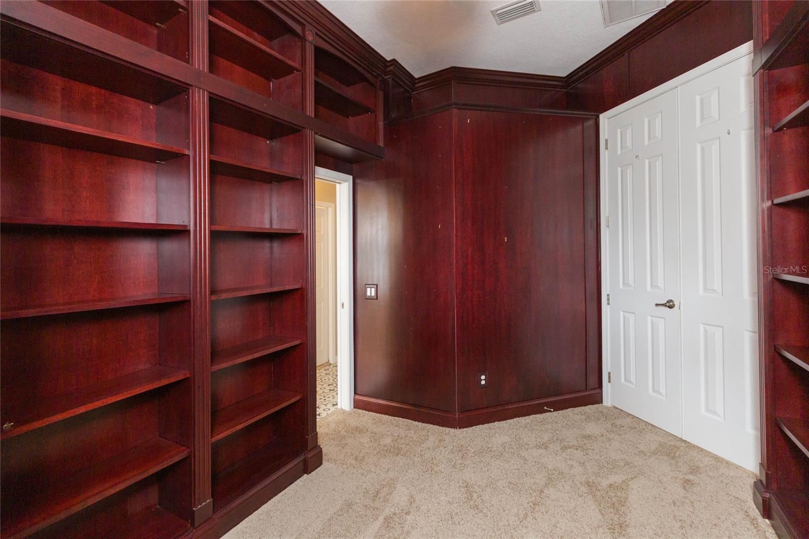 LAKE TALIA PH 01 - Residential