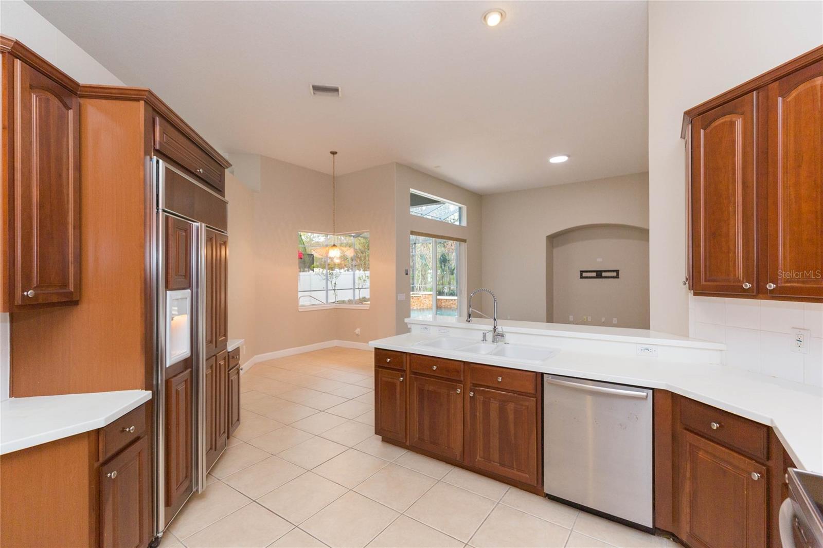 LAKE TALIA PH 01 - Residential