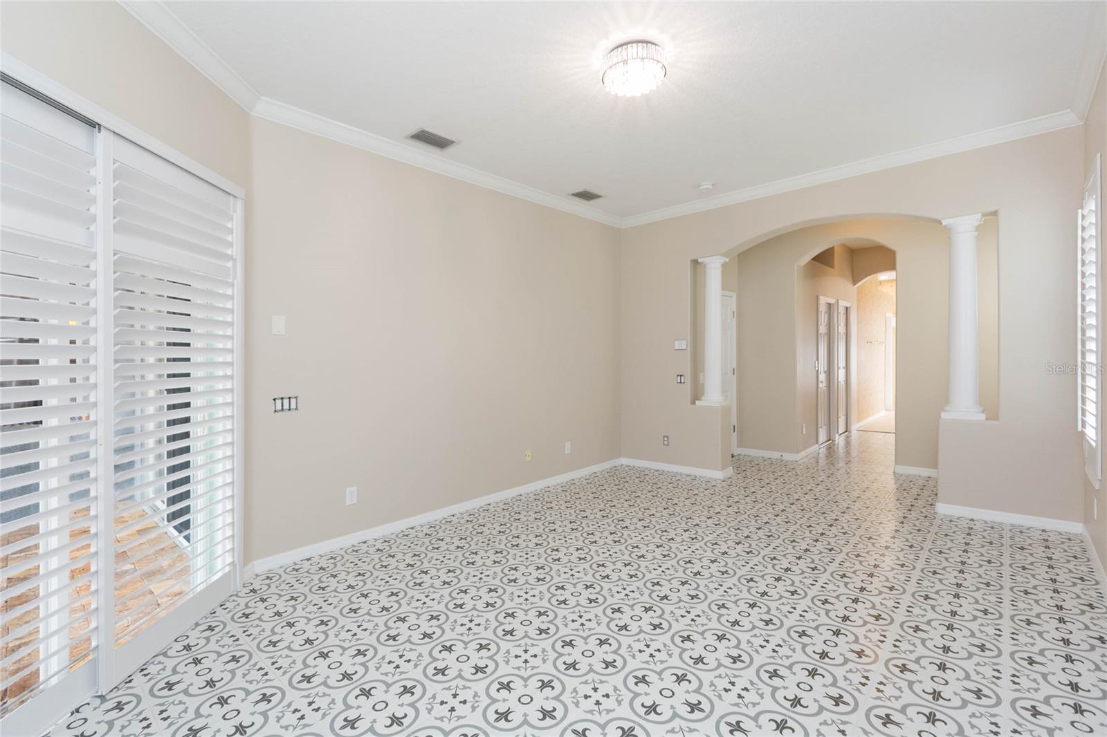 LAKE TALIA PH 01 - Residential