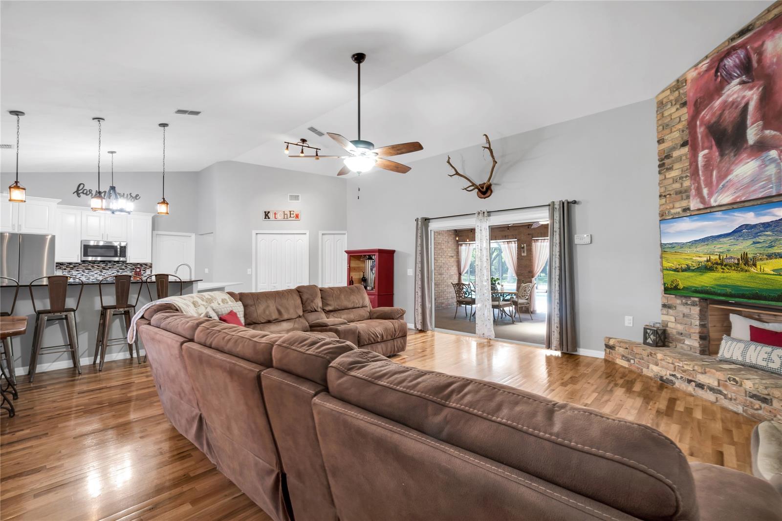 Quiet Place In Country Unit 01-04 - Residential