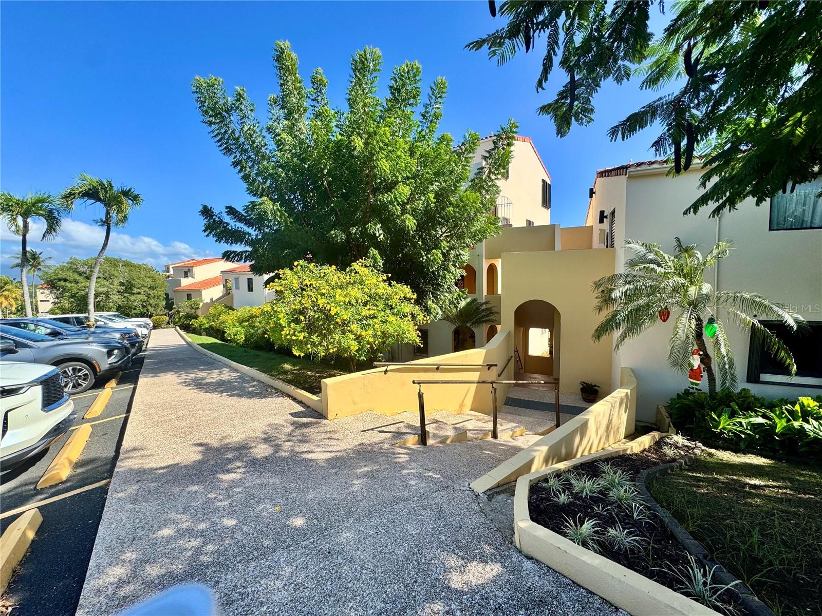 MONTESOL TENNIS VILLAGE II - Residential Lease