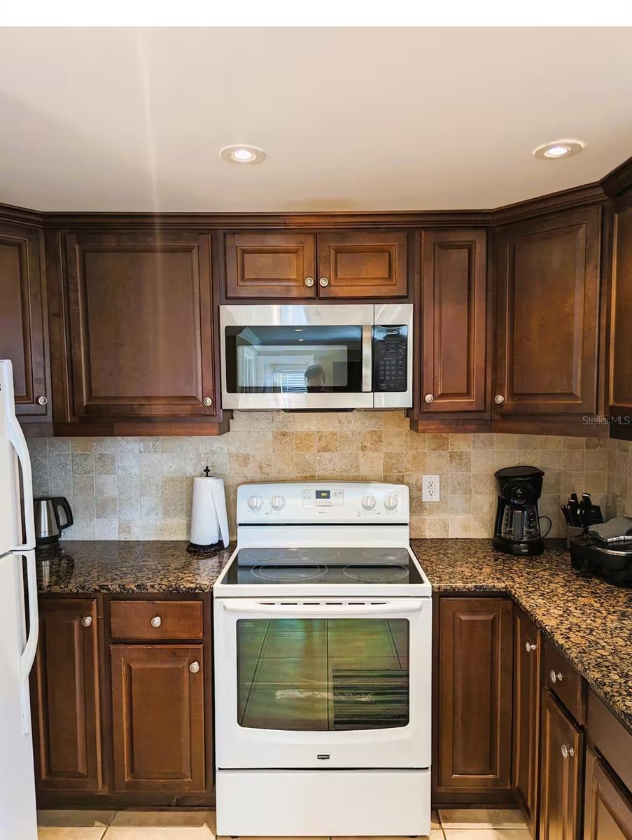 SOUTH VENICE - Residential Lease