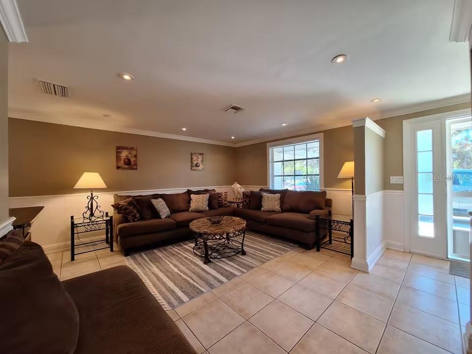 SOUTH VENICE - Residential Lease