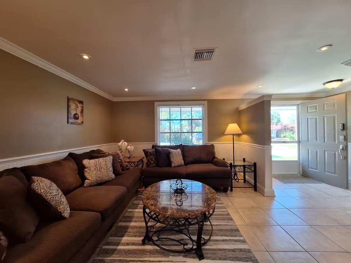 SOUTH VENICE - Residential Lease
