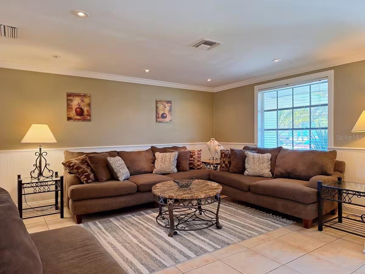 SOUTH VENICE - Residential Lease