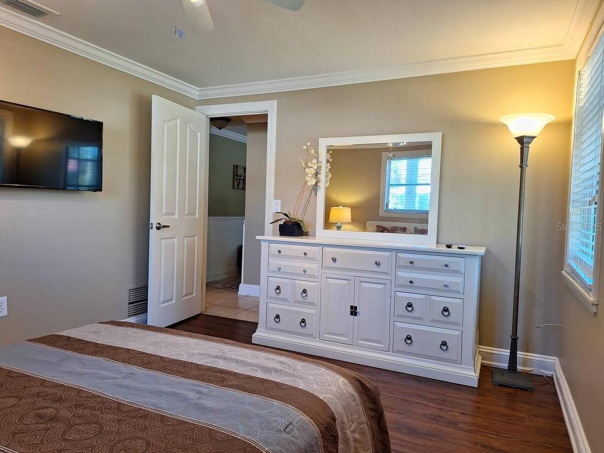 SOUTH VENICE - Residential Lease